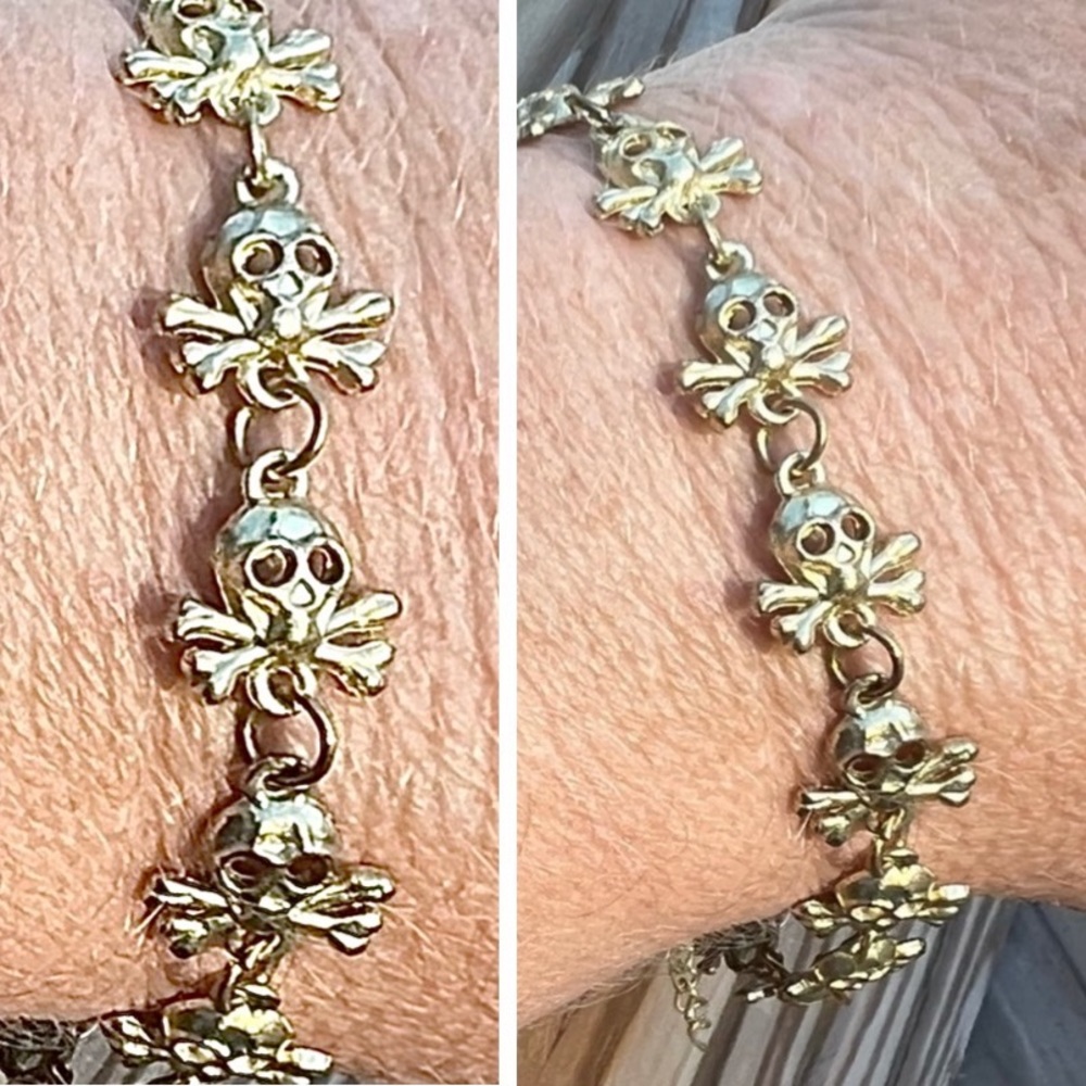- Gold Skull & Crossbones Chain Link Bracelet! NEW!